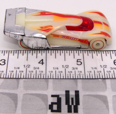 2011 Lindster Prototype Glow Racers Hot Wheels Car Diecast White Red