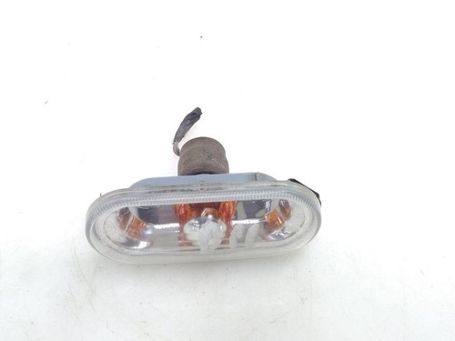 VW CADDY III Furgon 2KA, 2KH, 2CA, 2CH Kotflügelblinker vorne rechts 31079525