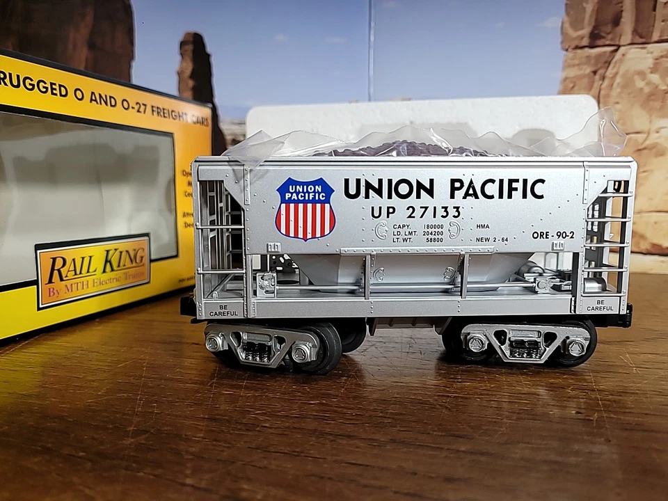 Railking O Gauge Union Pacific Ore Car W/ Ore Load - Image 4 of 4