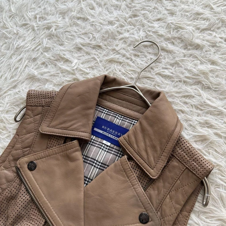 Chaleco Forro a Cuadros BURBERRY BLUE LABEL Cuero Cordero Marrón Talla 38 Usado De Japón Foto 2 de 4