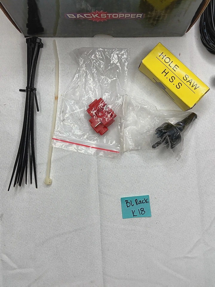 Sistema de asistencia de estacionamiento con tapón trasero Crimestopper CA-5013.MBS.C.TR Foto 4 de 4