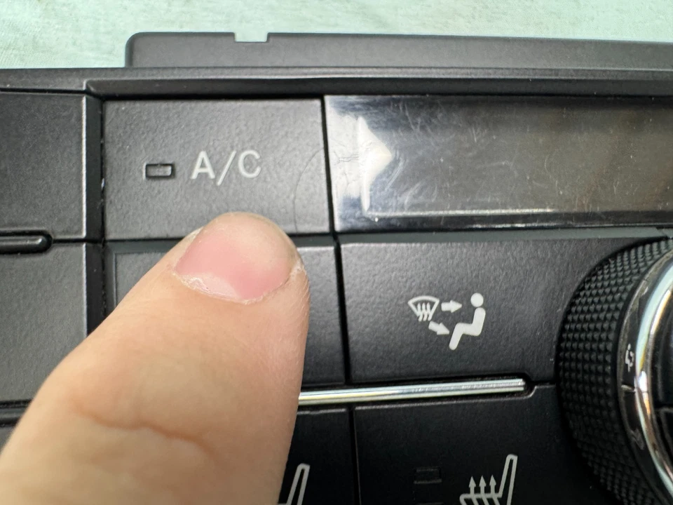 Dodge Durango 2011-2013 control digital temperatura climática temperatura calor 68088603AL Foto 3 de 4