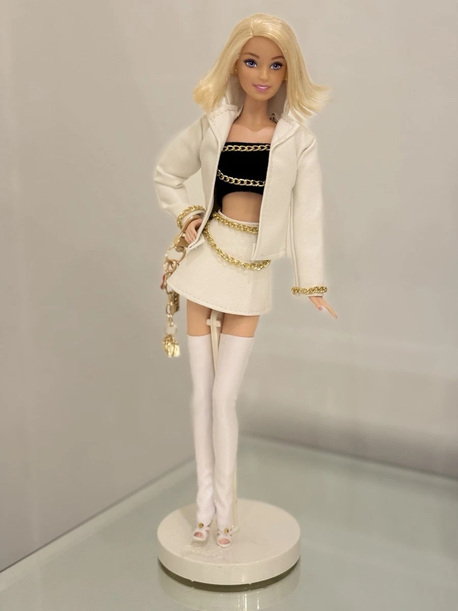 barbie pow wow ooak de 1983, reroot et sa garde robe