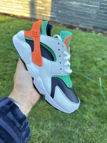 NIKE AIR HUARACHE MIAMI HURRICANES WHITE SAFETY ORANGE-GREEN SZ 10.5  DD1068-111