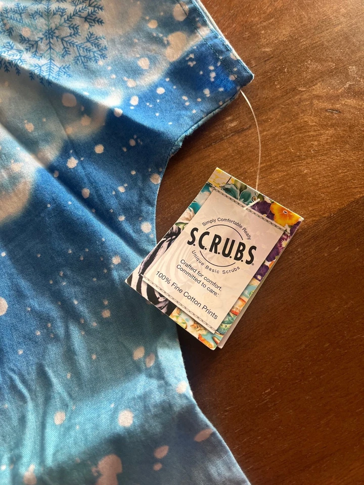 NEW S.C.R.U.B.S. Scrub Top Size Unisex Medium Christmas Holiday Snow Penguins - Image 3 of 4