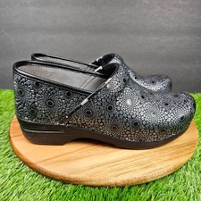 Dansko Pro XP Medallion Embossed Black Leather Nurse Clogs Women s Sz 40 9.5-10