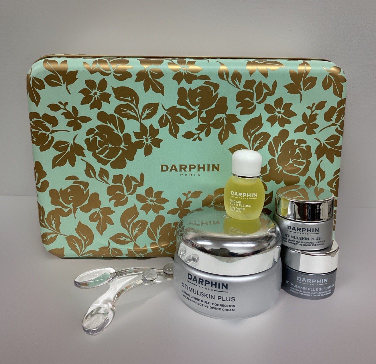 Darphin Stimulskin Divine Youth Botanical Infusion GIF Set 5