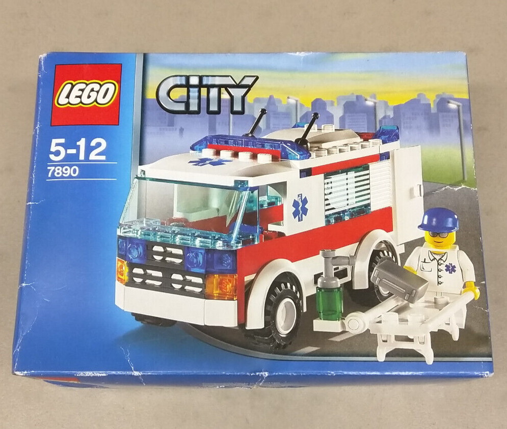 LEGO City 7890 Ambulance NEW! Paramedic EMT Emergency Rescue