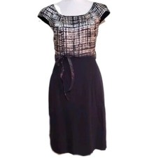 Tahari silk & rayon black & white cap sleeve sheath knee length Career dress 8