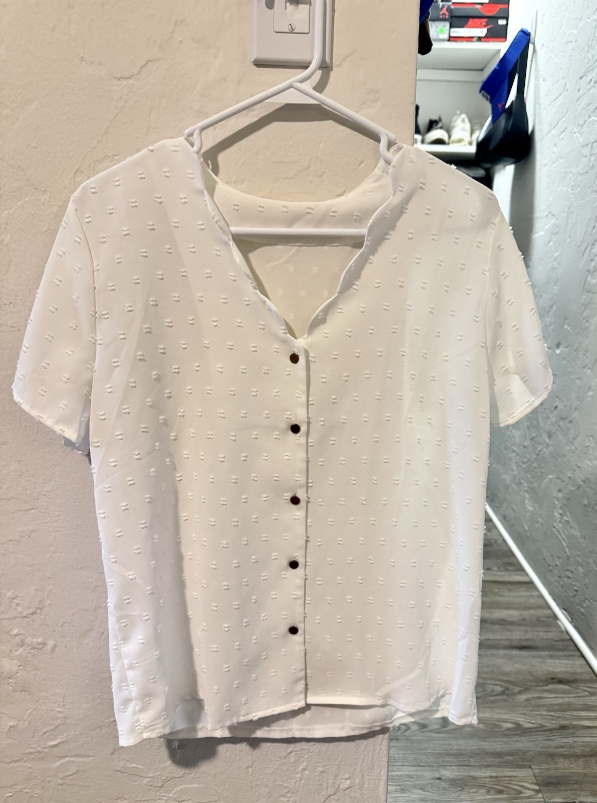 Short Sleeve Button-Down Blouse Size M