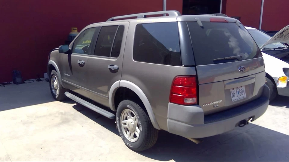 Used Hood fits: 2002 Ford Explorer 4 Dr exc. Sport Trac Grade A - Image 4 of 4