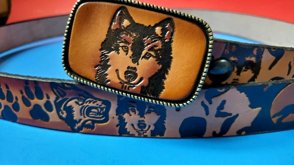 WOLF SCENE Genuine Leather Belt & Matching WOLF Epoxy Buckle A - Image 4 of 4