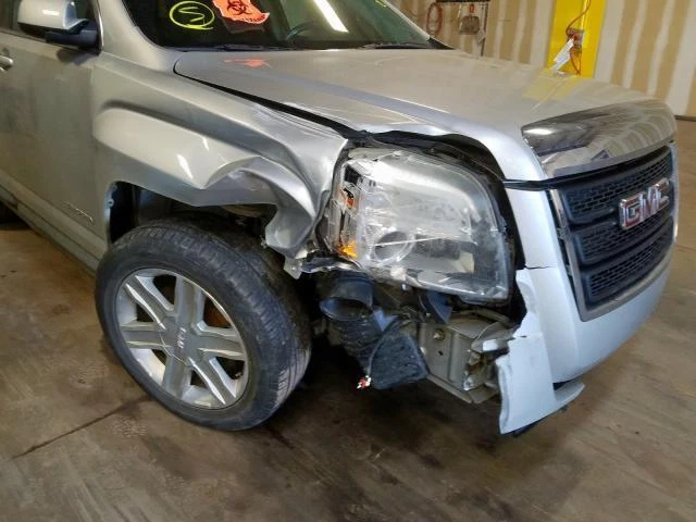 2010 GMC Terrain Right Silver Tail Light Assembly OEM 288589 179K Miles - Image 4 of 4