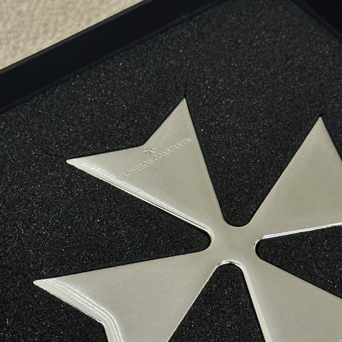 Vacheron Constantin Malte Cross logo Paperweight VIP Gift - Picture 3 of 8