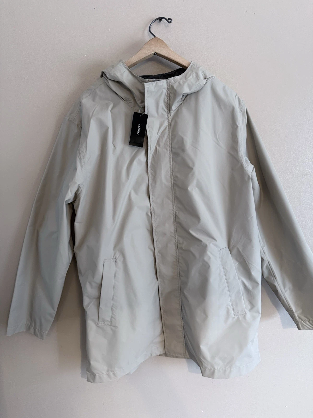 Alfani Mens Packable Rain Coat, Large, NWT