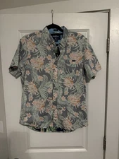 Chubbies Men's Short Sleeve “Friday” Button Up Shirt Size Small