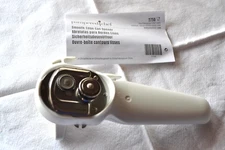 Pampered Chef Famous SMOOTH-EDGE CAN OPENER - Easy to Use -No Sharp Cutting Edge