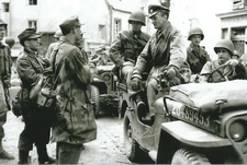 WW II - Usa  Photo --  POW German Colonel + Soldiers - 1944...