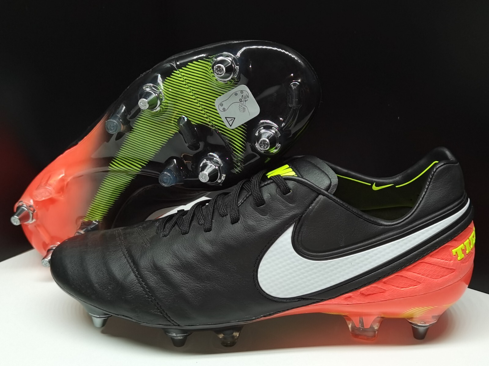 nike tiempo elite 42