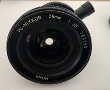Nikon PC NIKKOR 28mm F/3.5 MF obiettivo per attacco F, cambio con filtro PL in ottime condizioni