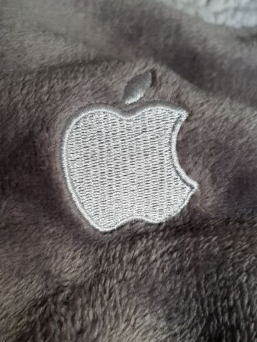 Vip Exclusive Only 1 Item available Plaid With Apple Brand. Rare Limited Edition - Foto 1 di 12