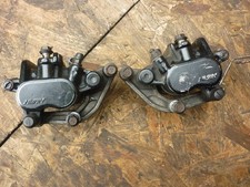 SUZUKI BANDIT 600 MK 1 (R REG) pair of front brake calipers for spares/rebuild.