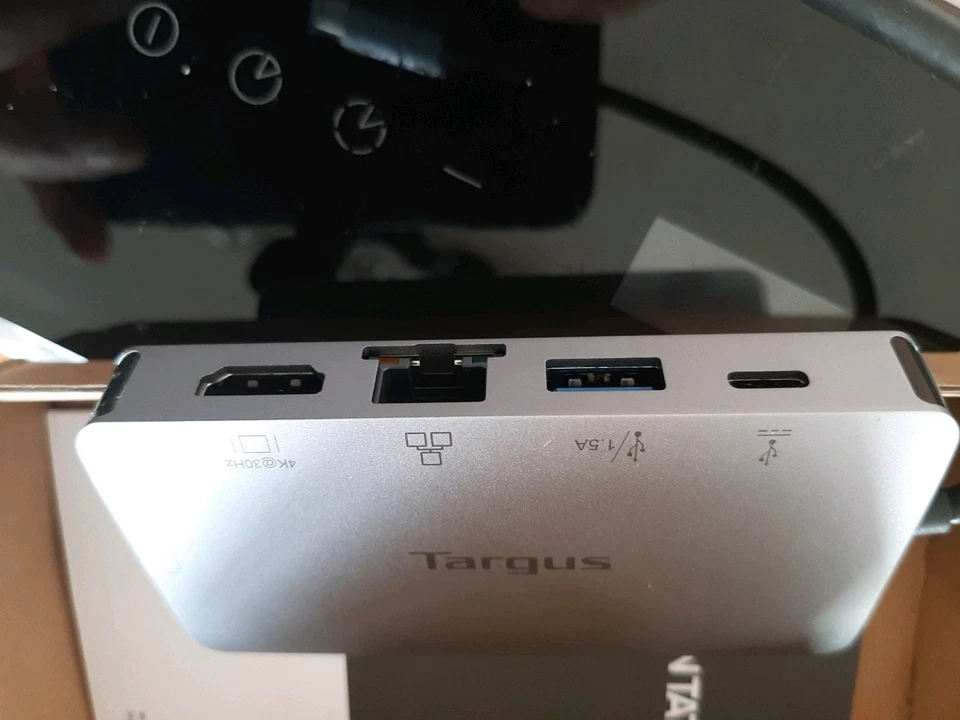 Targus USB-C DP Alt Mode Single Video 4K HDMI/VGA Docking Station with 100W Powe - Image 4 of 4