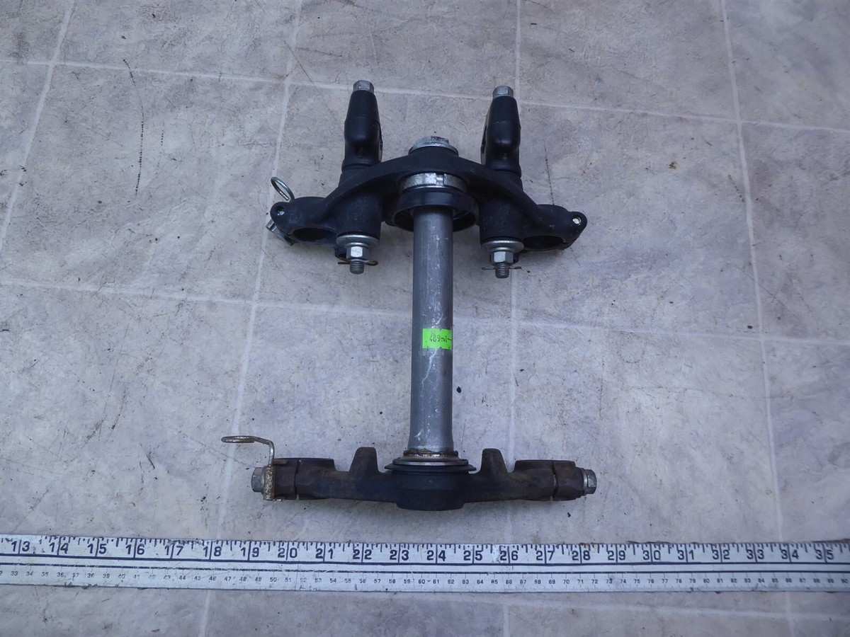 1978 Kawasaki KZ200 K489-1) triple tree steering stem clamp yoke
