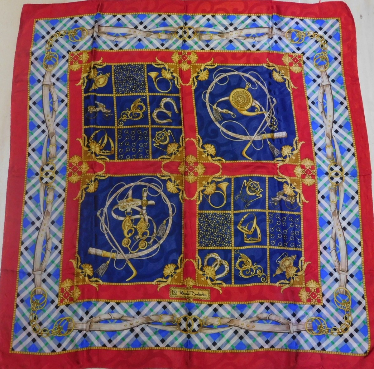 Foulard En Soie 100% Vintage RENATO BALESTRA - Dimensions 84 X 88 Cm - Couleur Grise - Occasion