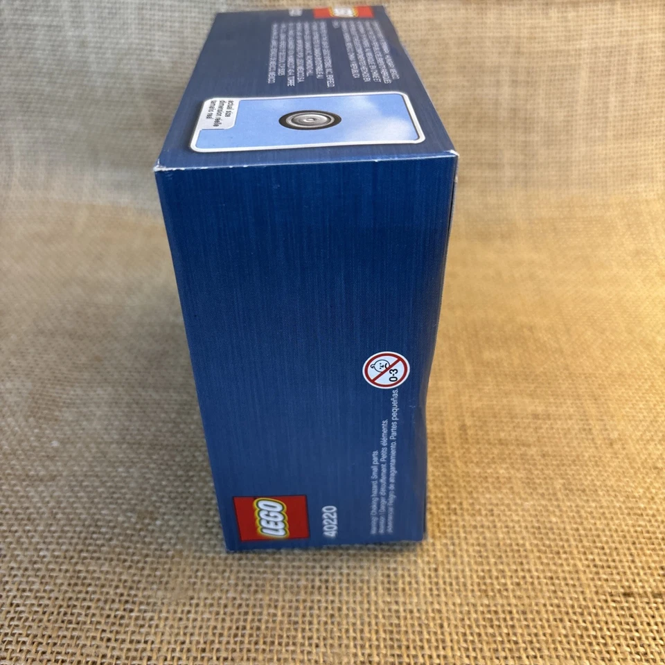 LEGO Creator (40220) Mini London Bus BRAND NEW SEALED IN BOX - Image 4 of 4