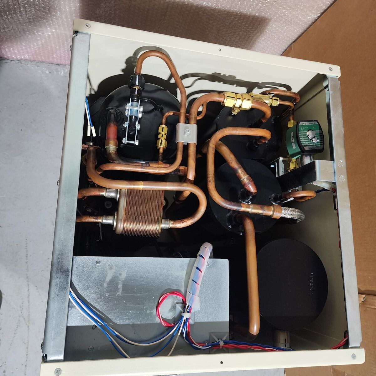 SUMITOMO HEAVY F-50HW HELIUM COMPRESSOR UNIT,AS'IS' FREE SUMITOMO HEAVY F-50HW HELIUM COMPRESSOR UNIT,AS'IS' FREE
