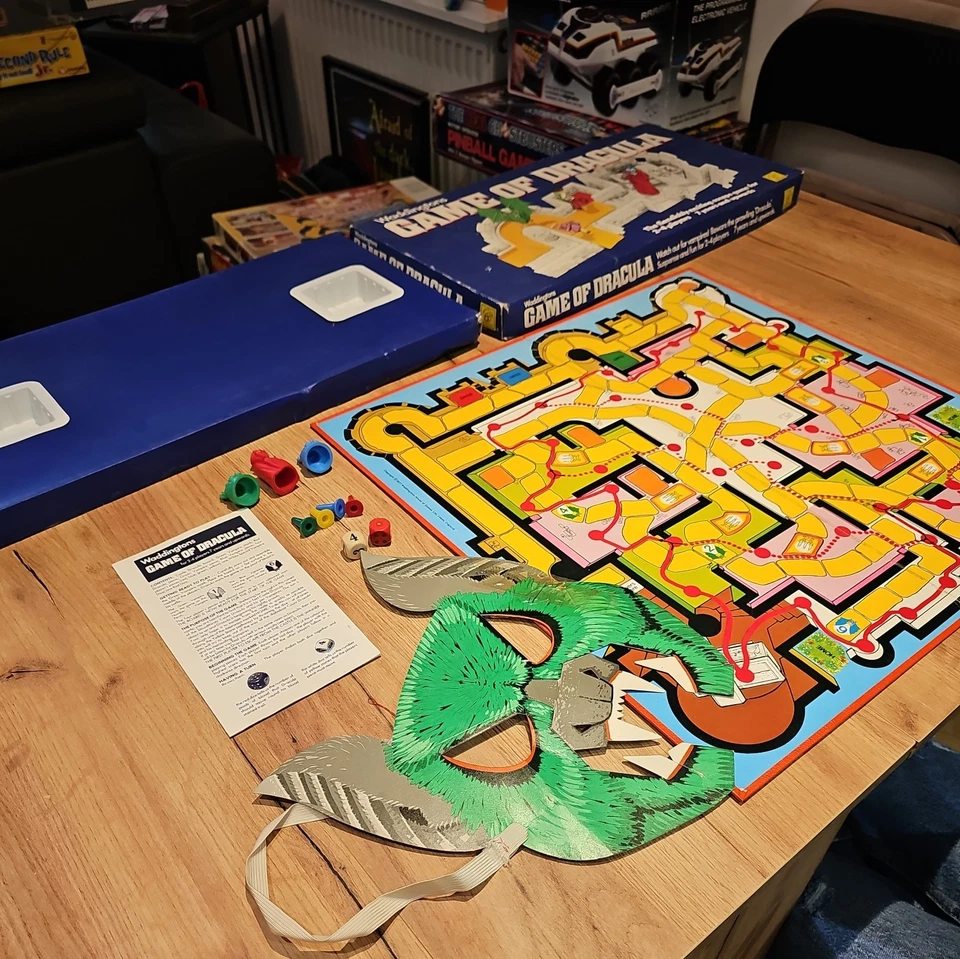 Game Of Dracula Waddingtons Board Game 100% Complete - Image 2 of 4
