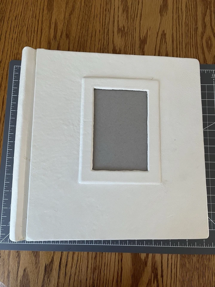 Álbum de fotos encuadernado en cuero Daisy Arts hecho en Italia blanco 50 páginas 10x8 Foto 2 de 4