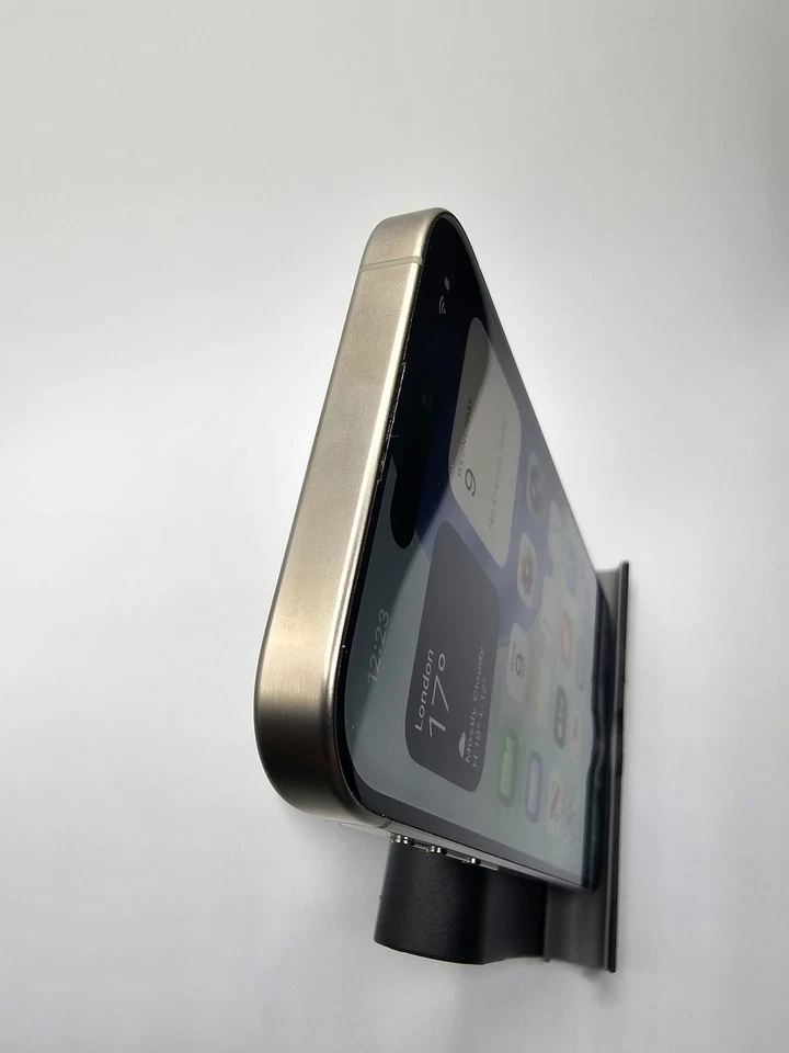 Apple iPhone 15 Pro · 512GB, photo 4 of 5