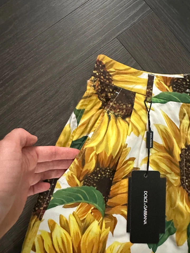 Pantalones Cortos Dolce & Gabbana D&G Floral Cintura Alta Estampado Girasol Talla XS it 36 Foto 2 de 4
