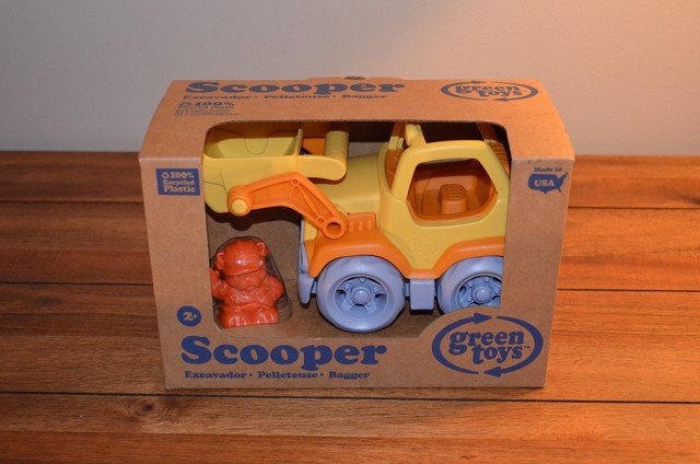 green toys scooper