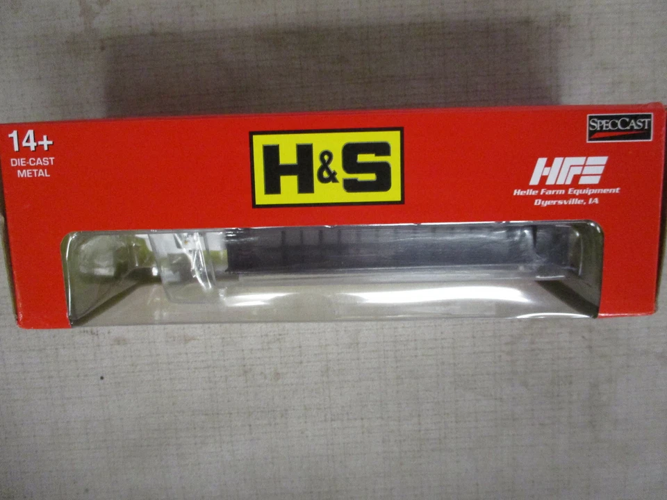 H&S White Peterbilt with Big Dog Forage Box "Helle Farm" 1/64 Scale, NIB - Image 3 of 4