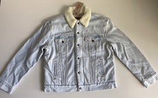 LEVI'S EX-BOYFRIEND Sherpa Trucker Jacket Light Wash Women  s Size M NEW