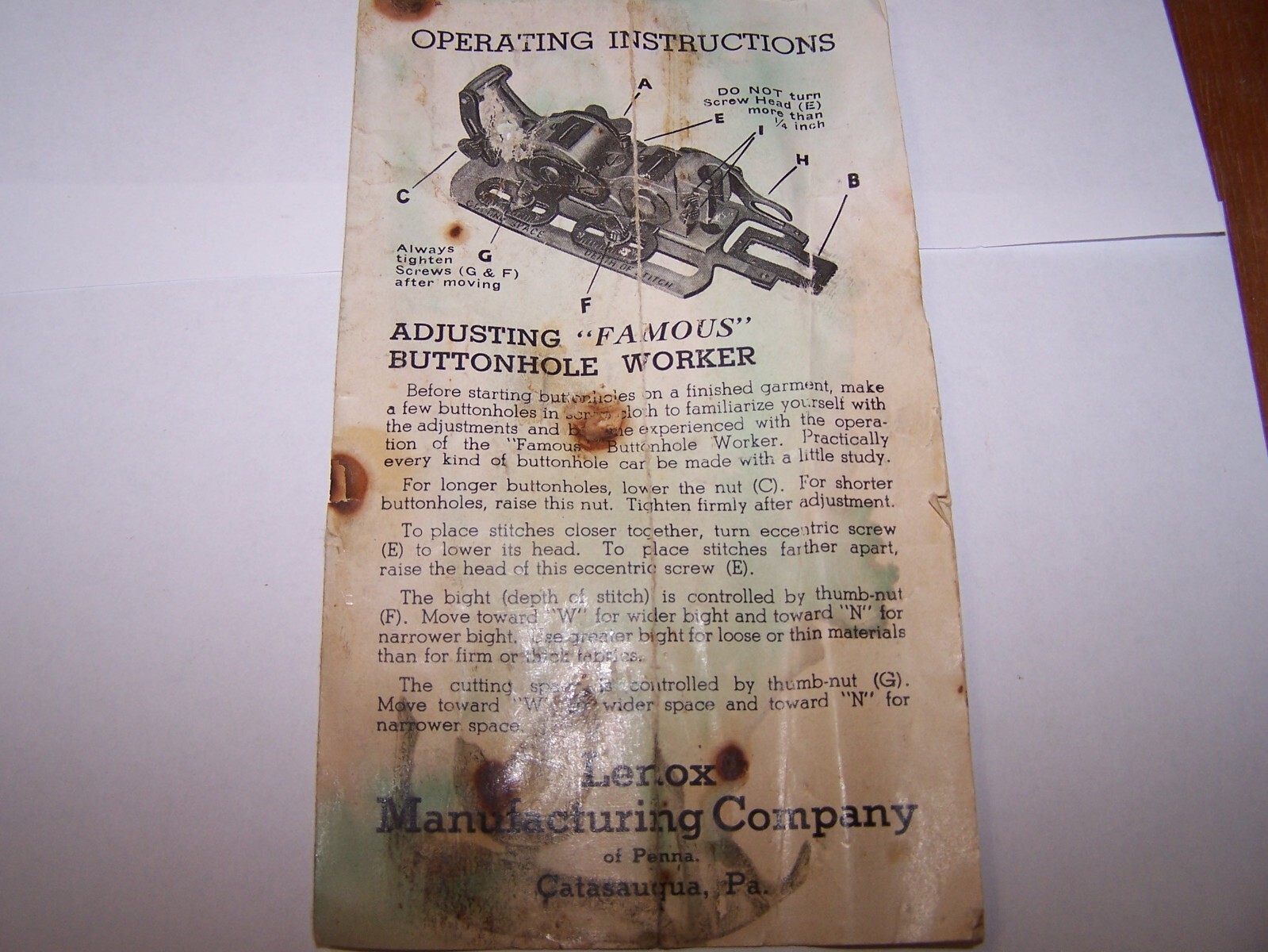 Famous Buttonhole Worker Model C Vintage Buttonholer Button Hole Maker w/Box