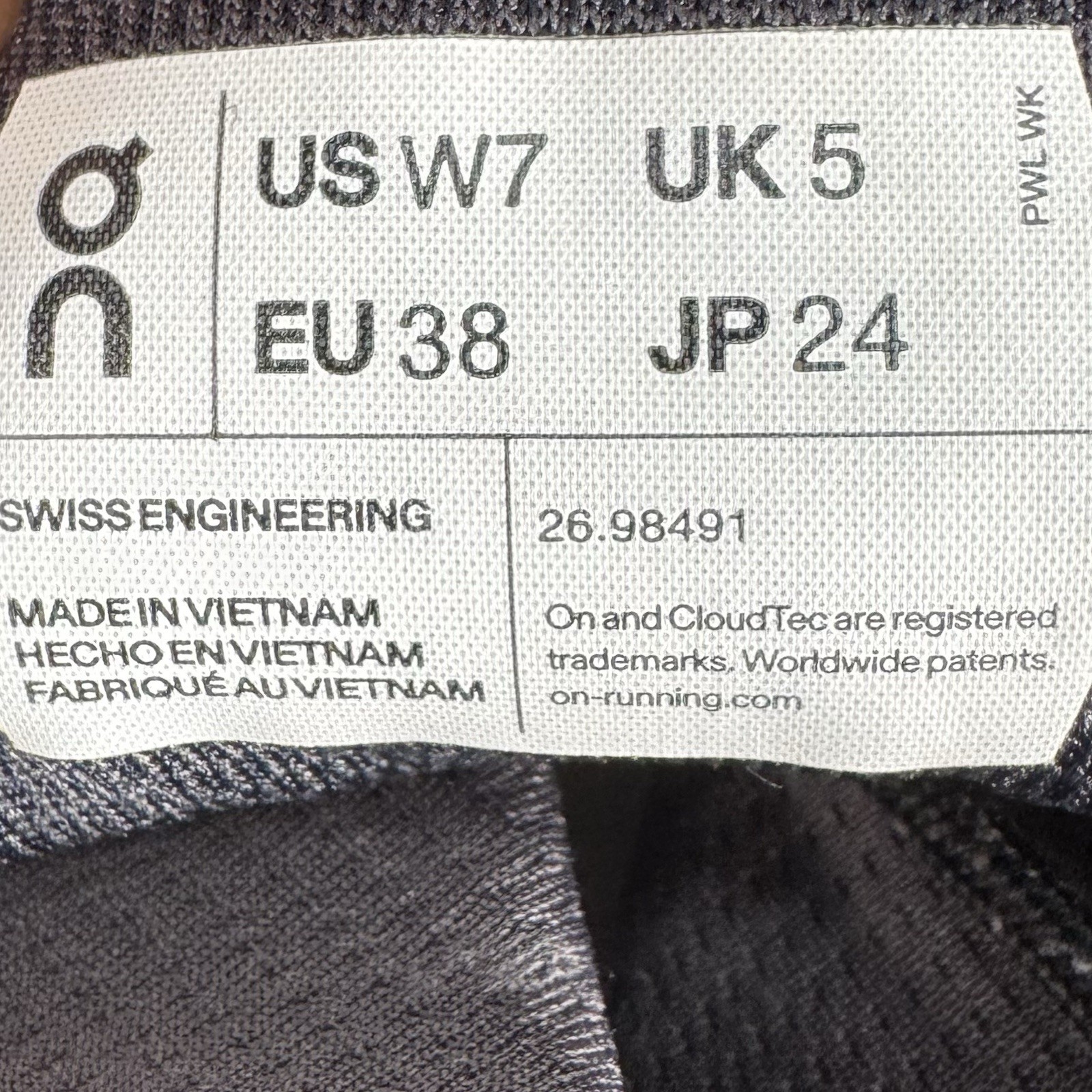 On Running Cloudnova Womens Size 7 Eclipse Savann… - image 12