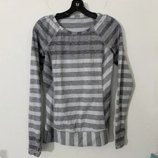 Lululemon Women’s Long Sleeve Shirt 6 Gray Stripe Back Zip Pocket Thumbholes