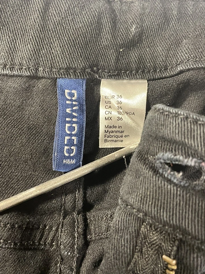 Pantalones Cortos H&M Para Hombres Corte Dividido Talla 36 Negros Deshilachados Tiro Medio Denim Mezcla de Algodón Foto 4 de 4