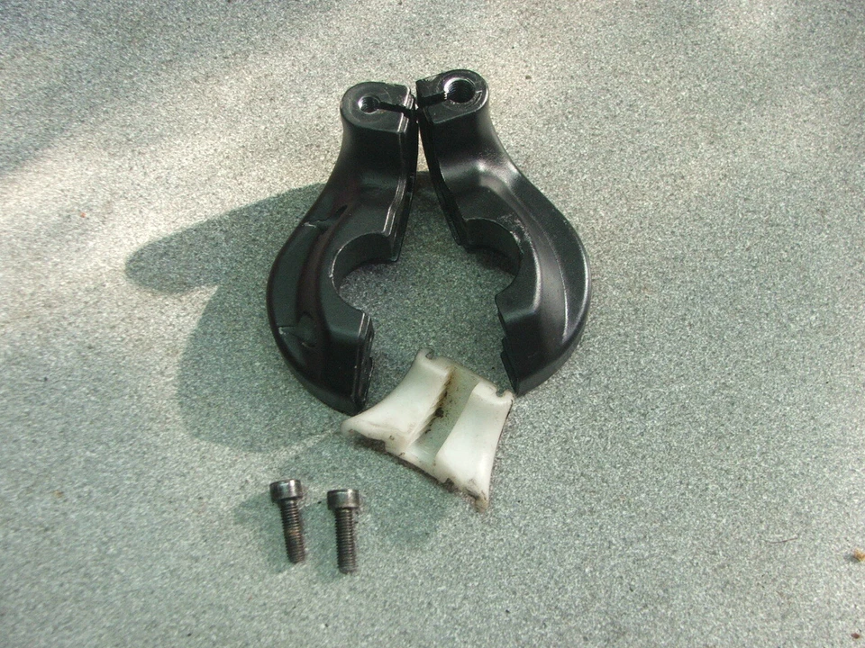 Ducati 750SS 900SS 600SS supersport 1991 1998 right bar throttle cable holder - Image 3 of 3