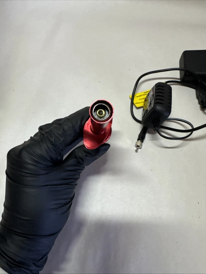 Dynamite Metered Glow Driver with 2600 mAH Ni-MH DYN1923 Glow Plugs & Charger - Image 2 of 4