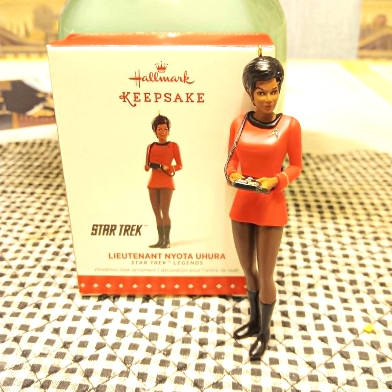HALLMARK LIEUTENANT NYOTA UHURA #6 STAR TREK SERIES 2015 CHRISTMAS ORNAMENTS