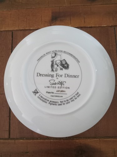 Franklin Mint "Bedtime Story" & "Dressing For Dinner", 2 Plates, By Sue Willis, - Picture 3 of 7