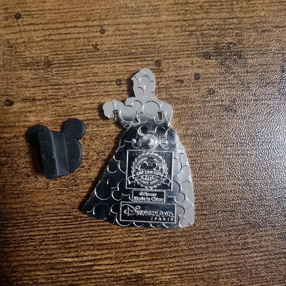 Disneyland Paris Cast Member Refresh Lanyard Pin Disney DLP Series