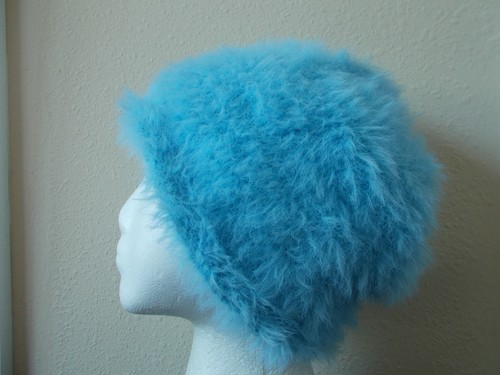 Hand knitted warm \u0026 fuzzy beanie/hat 