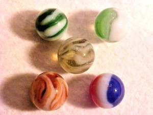 SPECTACULAR Vintage Lot of 5 Collectible Glass Marbles Valuable & Old H388