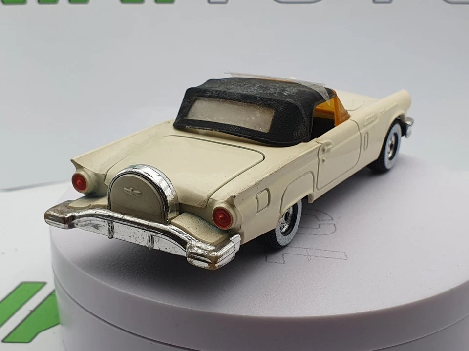 Ford Thunderbird Corgi Toys 1/35 - Immagine 2 di 3